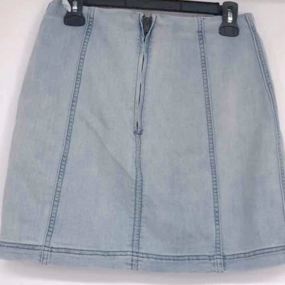 [Free People] Blue Denim Back Zip Casual Mini Short Jean Skirt Women’s Sz 12 - Picture 4 of 8